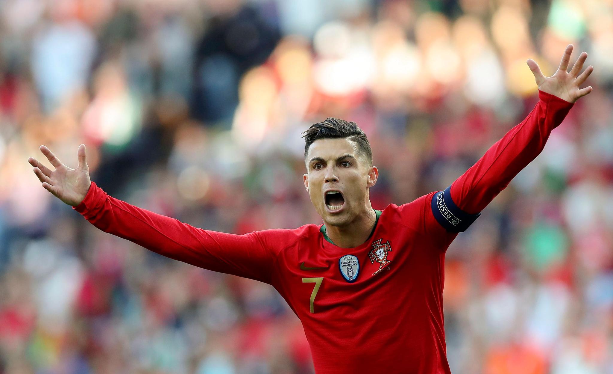 包含捷克队势不可挡，轻松晋级欧洲足球联赛八强的词条