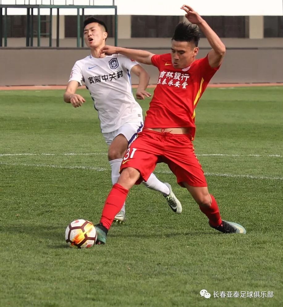 加纳队长荣膺射手榜第一，领跑射手榜的简单介绍