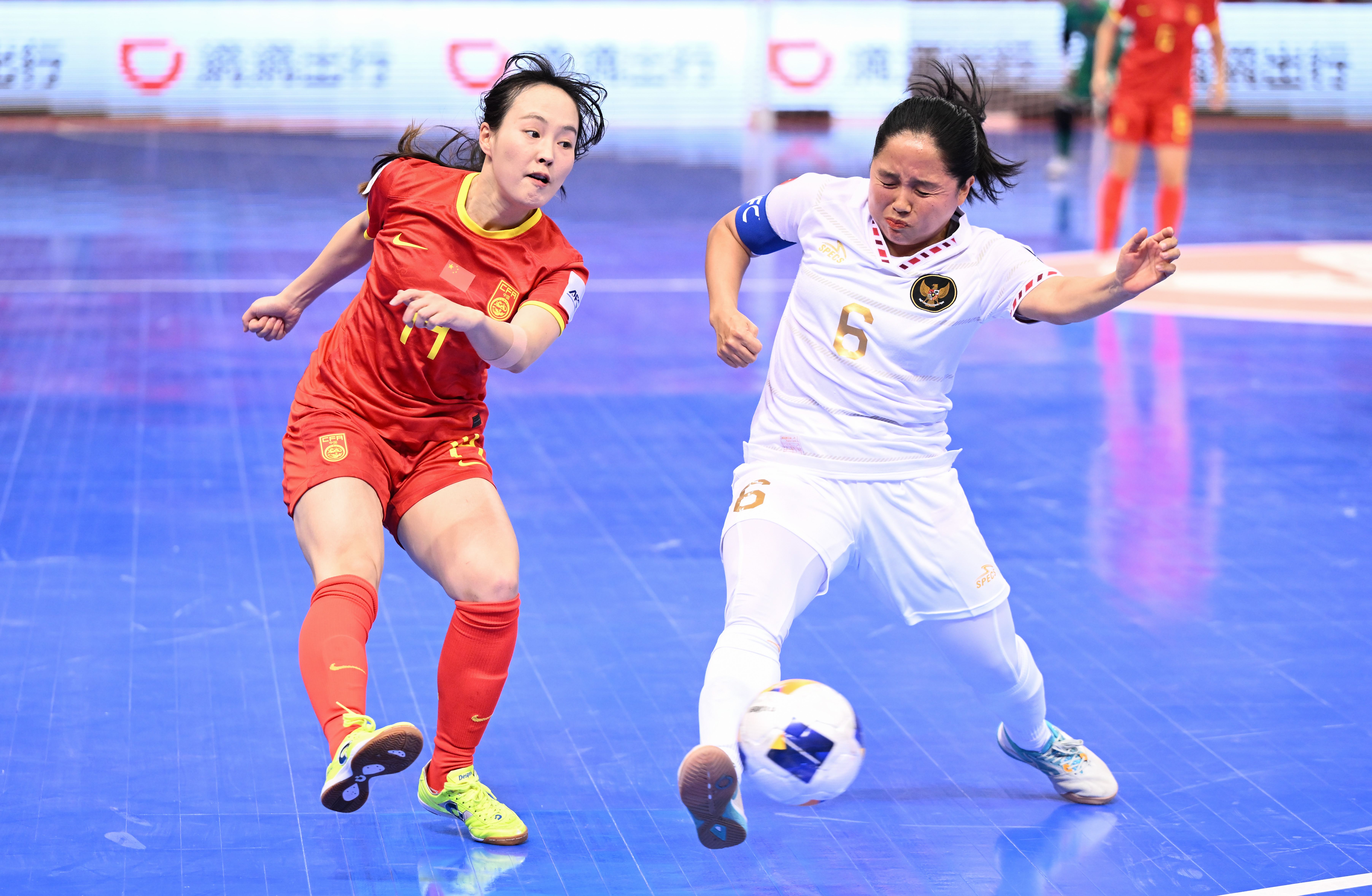 包含亚洲女足锦标赛预热中，各队备战热情高涨的词条