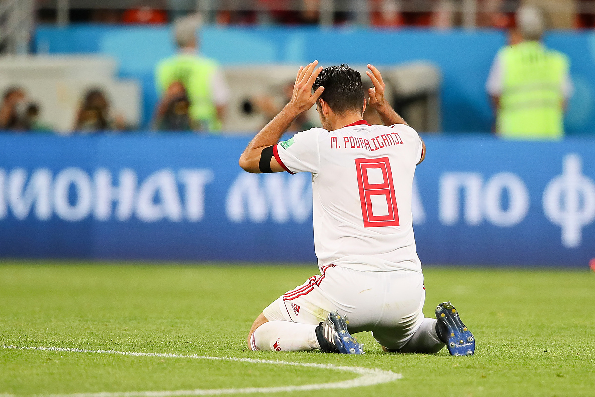 关于赛场上的激烈争夺，胜负难分令人期待的信息