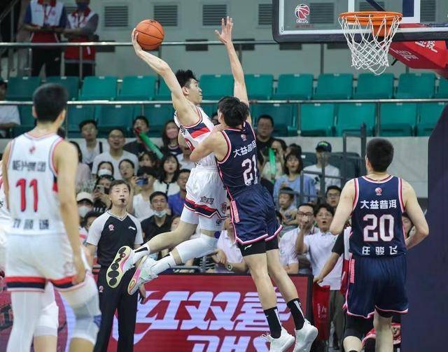 浙江稠州客场击败四川队，实现逆袭