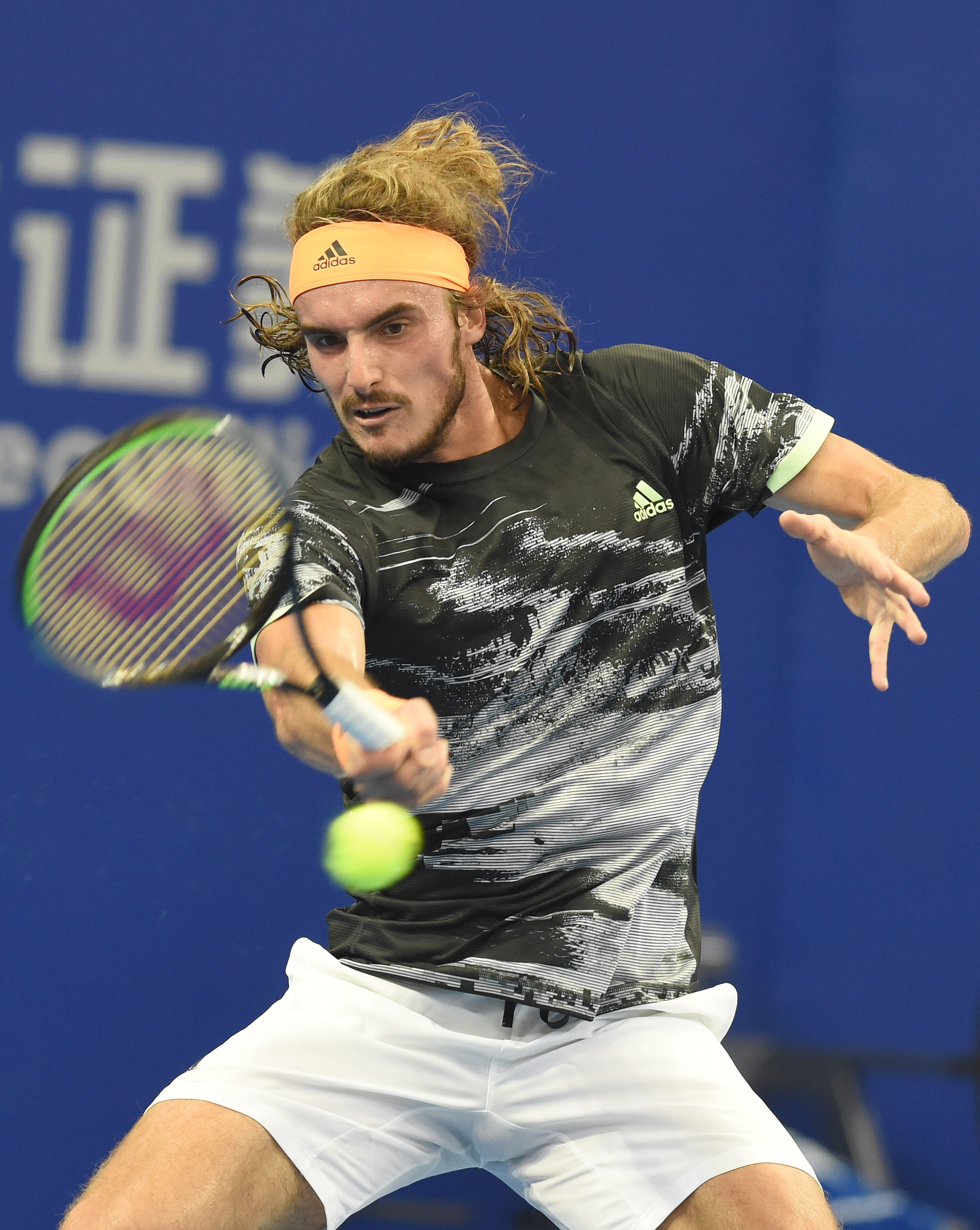 英国网球队强势西班牙网球队，西西帕斯制霸全场的简单介绍