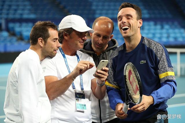 美国网球队鏖战西班牙网球队，纳达尔送出助攻