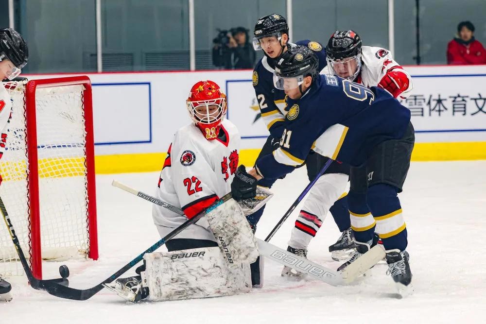 包含冰球总决赛即将打响，冠军归属成谜的词条