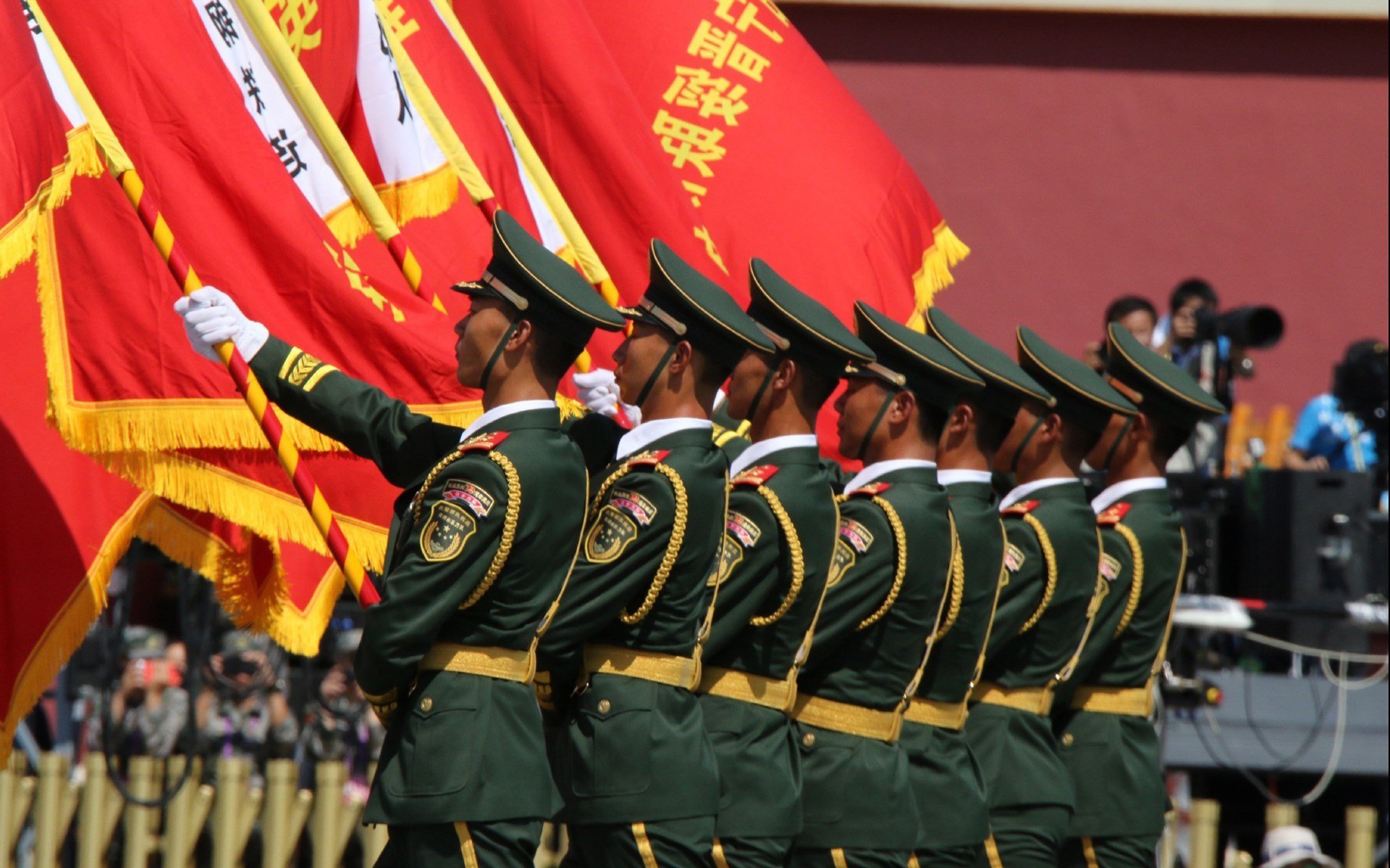 铜墙铁壁，戈贝尔用一场防守教科书，让太阳的烈焰在丹佛高原窒息