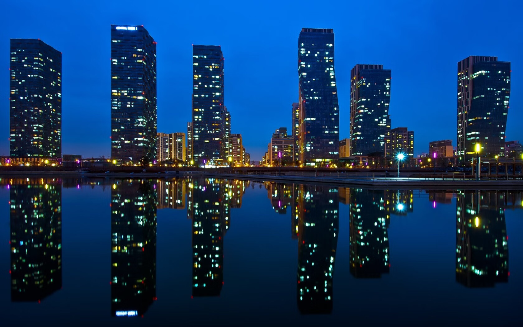 洪都拉斯爆冷稳稳拿下曼联,克瓦拉茨赫利亚关键节点连续得分闪耀足坛