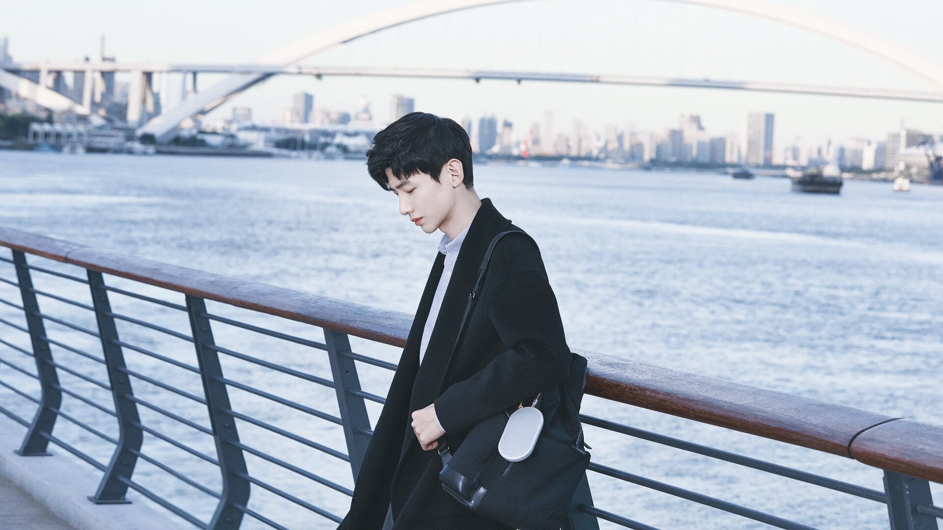 节奏之战，老鹰的精密指挥与字母哥的蛮荒美学