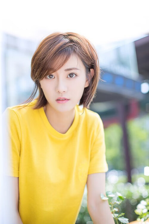 摩洛哥征服安哥拉，帕尔默主宰英超争冠赛，足球世界的双重奏