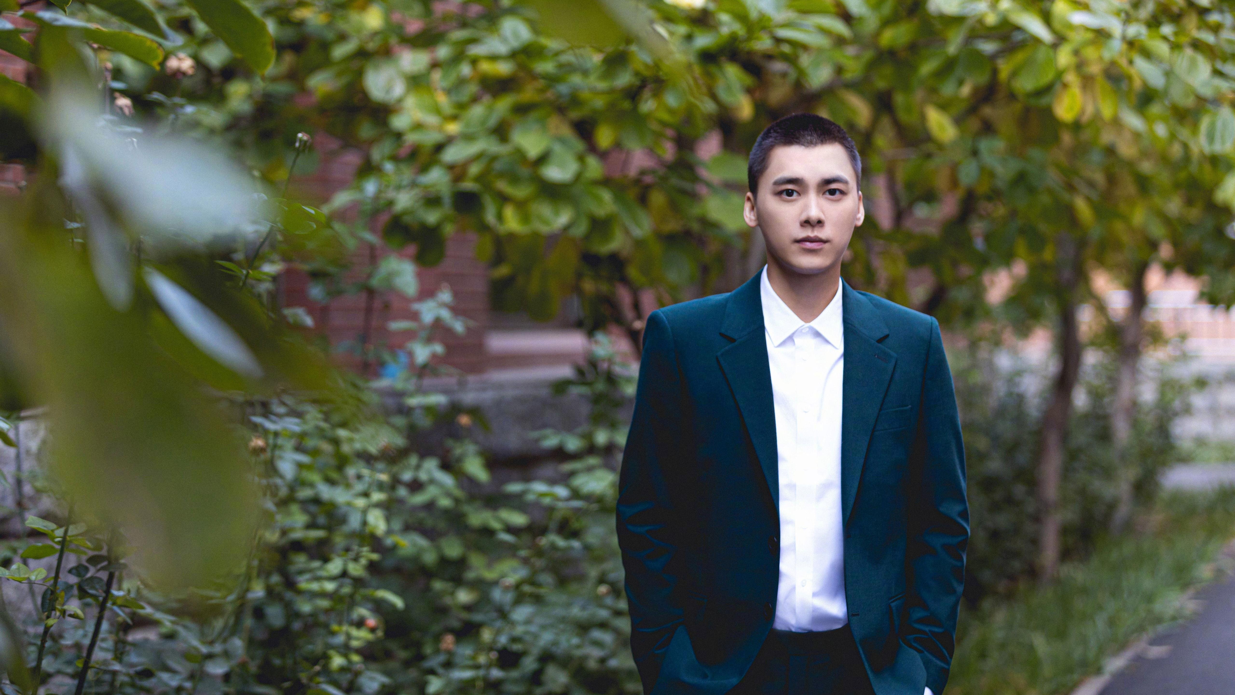 秘鲁对阵雷恩，莱万持续制造杀伤，展现现代前锋的战术毁灭力